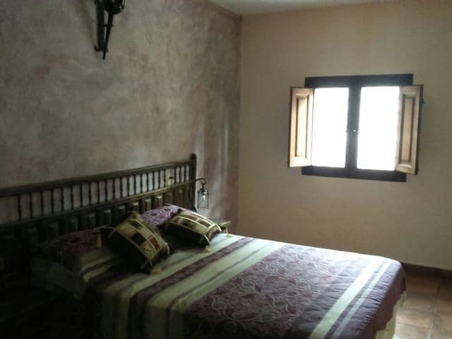 8 bedroom Villa for sale in Moralet with pool garage - € 735,000 (Ref: 7771998)