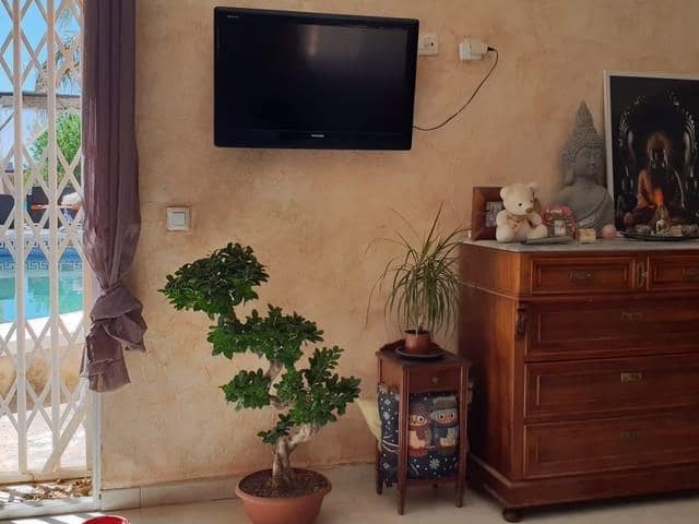 8 bedroom Villa for sale in Moralet with pool garage - € 735,000 (Ref: 7771998)