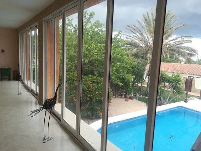 8 bedroom Villa for sale in Moralet with pool garage - € 735,000 (Ref: 7771998)