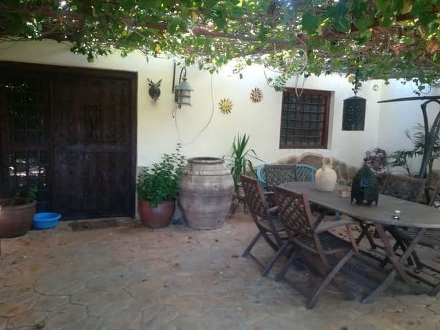 8 bedroom Villa for sale in Moralet with pool garage - € 735,000 (Ref: 7771998)