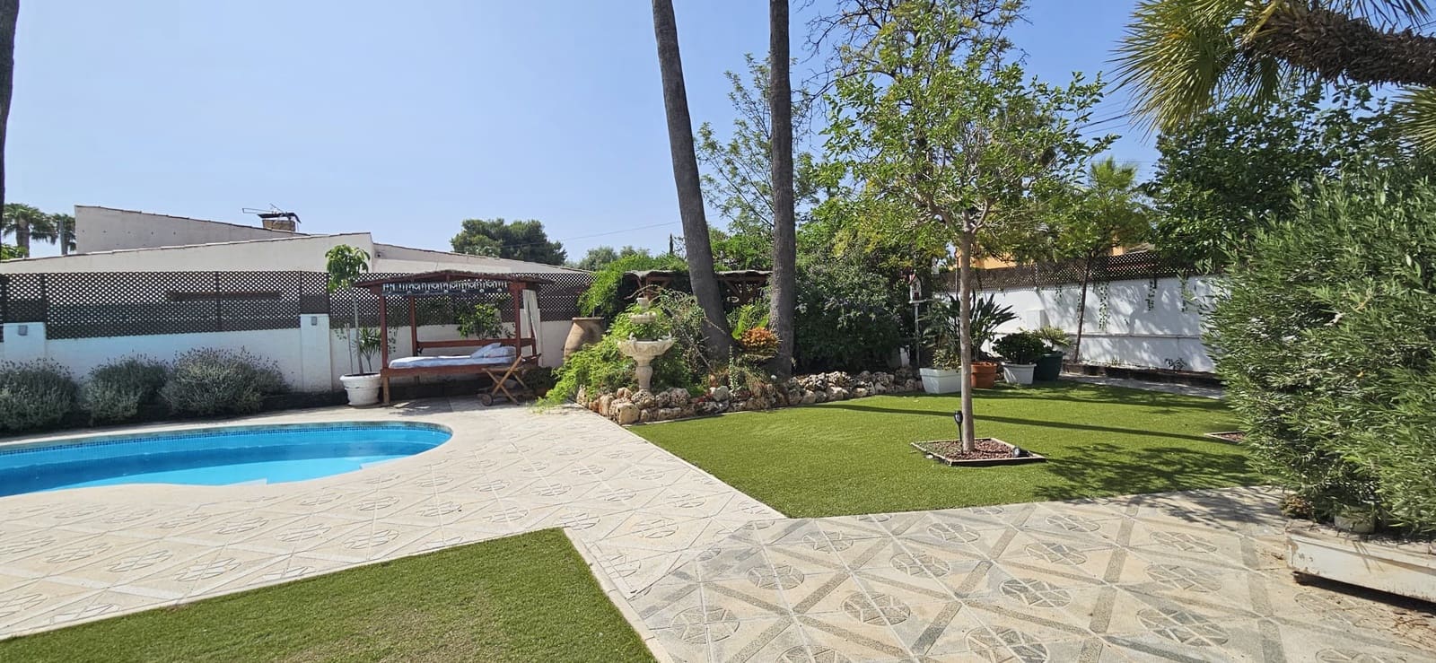 3 soveværelse Villa til salg i El Campello med swimmingpool garage - € 750.000 (Ref: 9064741)