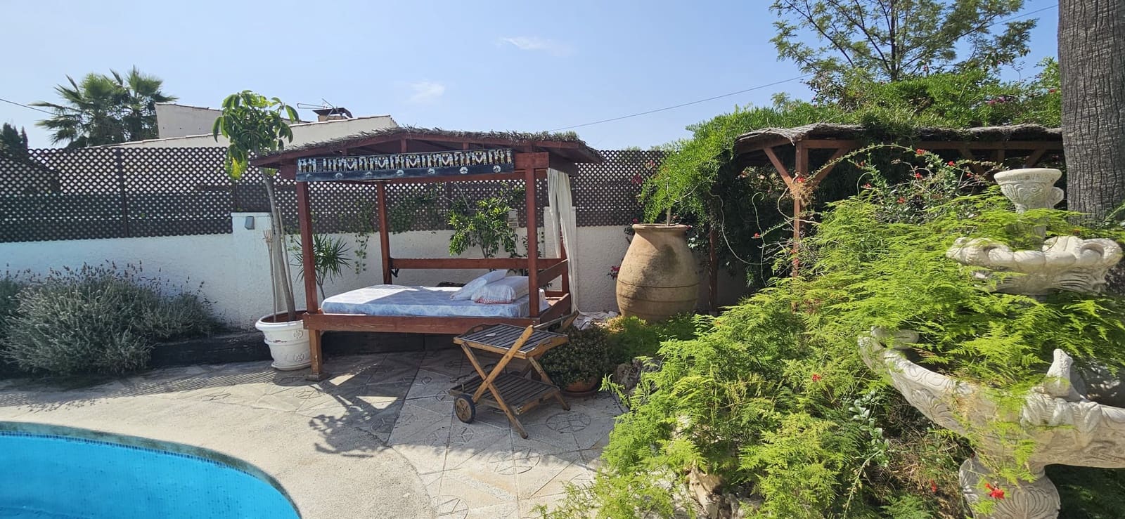 3 soveværelse Villa til salg i El Campello med swimmingpool garage - € 750.000 (Ref: 9064741)