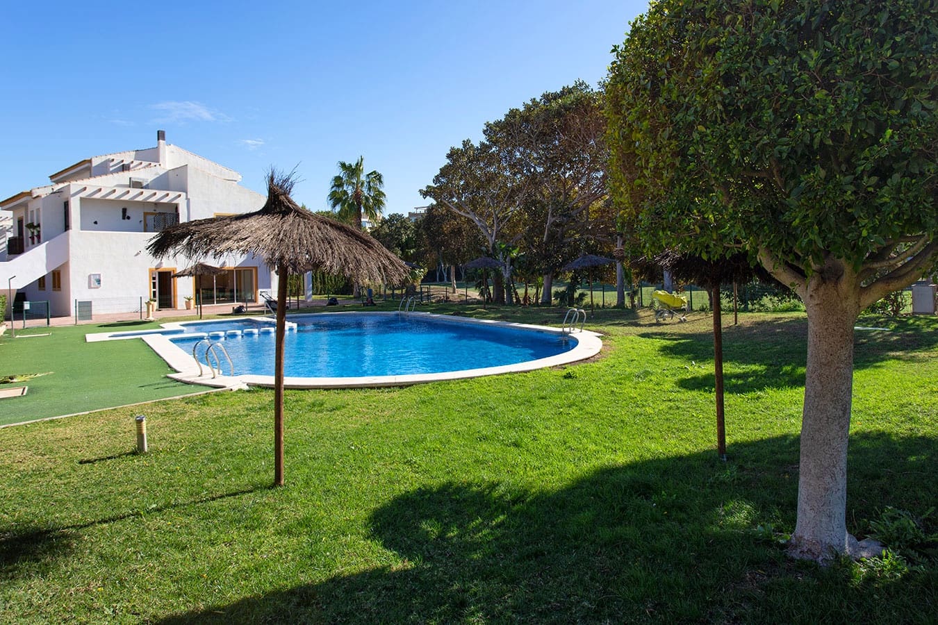 3 bedroom Bungalow for sale in Alicante / Alacant city with pool garage - € 599,000 (Ref: 9558797)