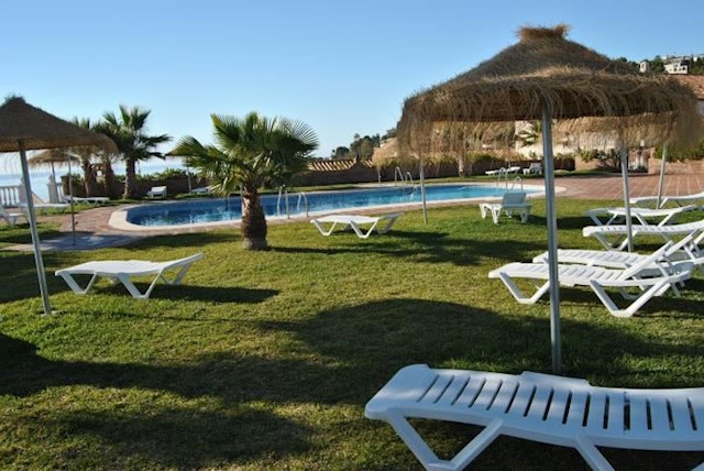 2 bedroom Townhouse for holiday rental in Almuñécar with pool garage - € 410 (Ref: 3095239)