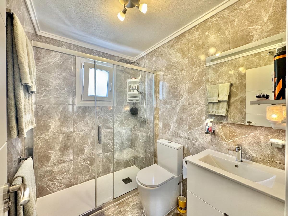 2 chambre Villa/Maison à vendre à La Florida avec piscine garage - 245 000 € (Ref: 10003606)