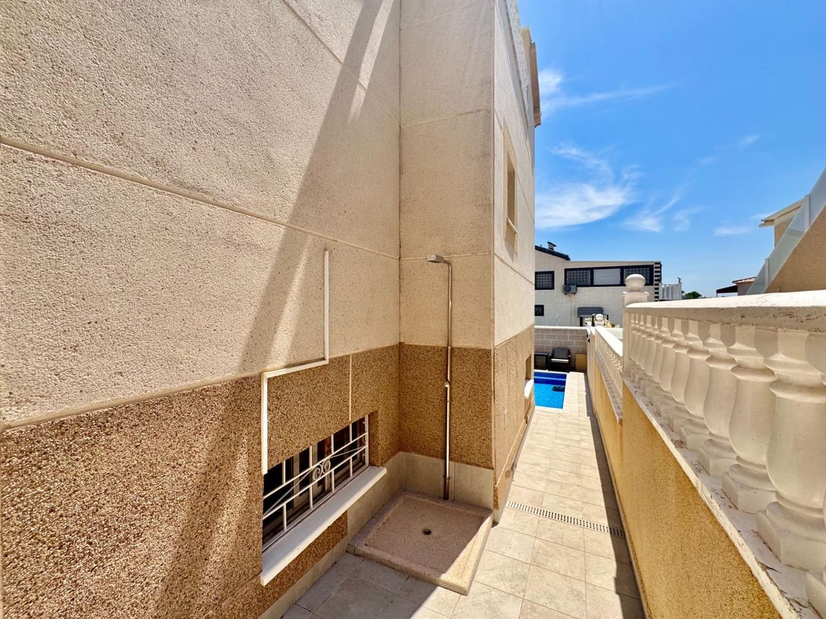 2 chambre Villa/Maison à vendre à La Florida avec piscine garage - 245 000 € (Ref: 10003606)