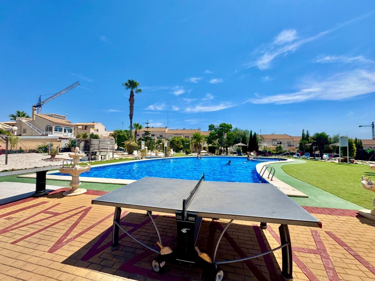 2 chambre Villa/Maison à vendre à La Florida avec piscine garage - 245 000 € (Ref: 10003606)