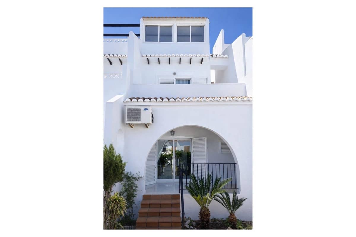 3 quarto Casa em Banda para venda em Ciudad Quesada com piscina garagem - 215 000 € (Ref: 10003610)