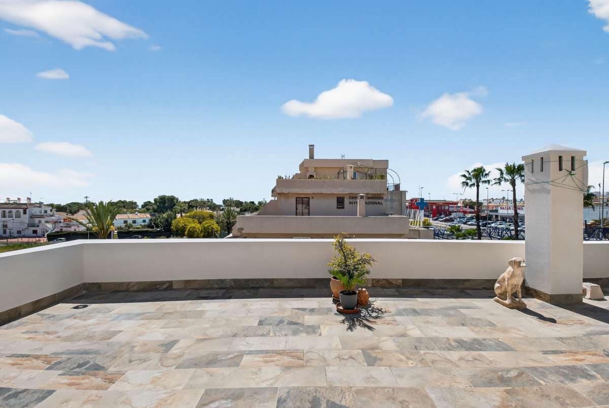 1 sovrum Lägenhet till salu i Orihuela Costa med pool - 149 900 € (Ref: 10003613)