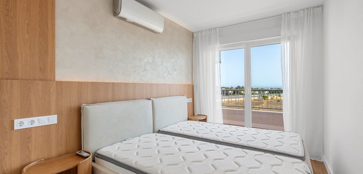 2 Zimmer Apartment zu verkaufen in Orihuela Costa mit Pool Garage - 225.000 € (Ref: 10005259)
