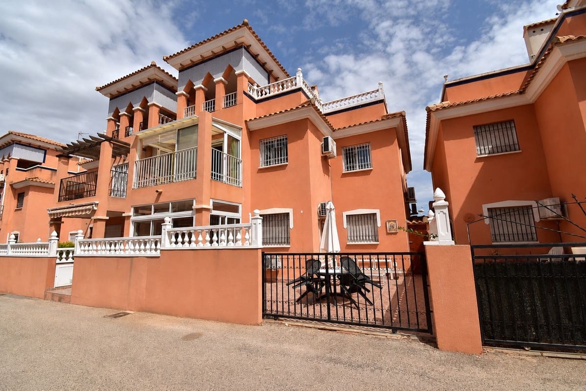 2 sovrum Lägenhet till salu i Playa Flamenca med pool - 169 900 € (Ref: 10006328)