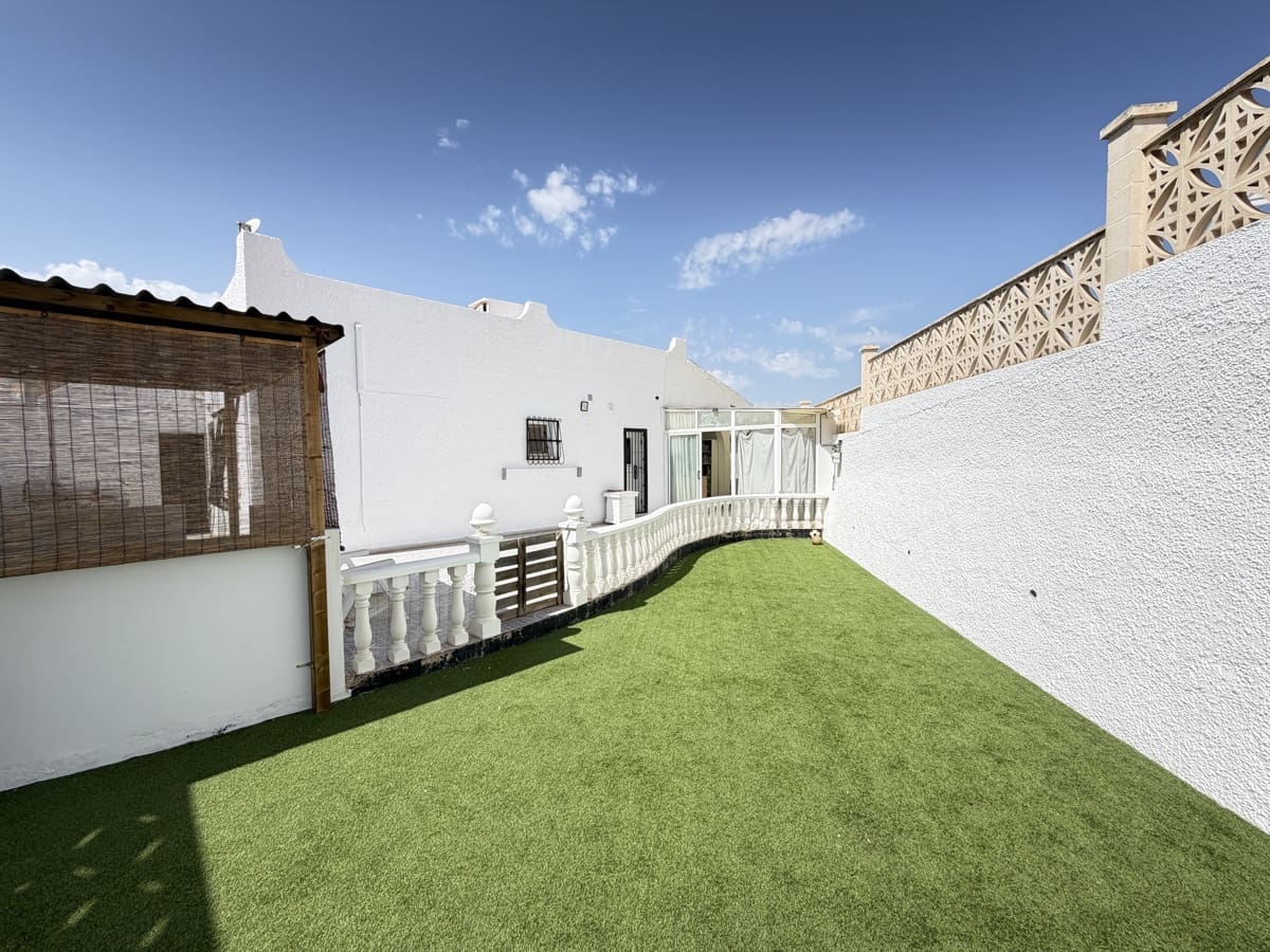 Bungalow de 2 habitaciones en Villamartin en venta - 209.995 € (Ref: 10008775)