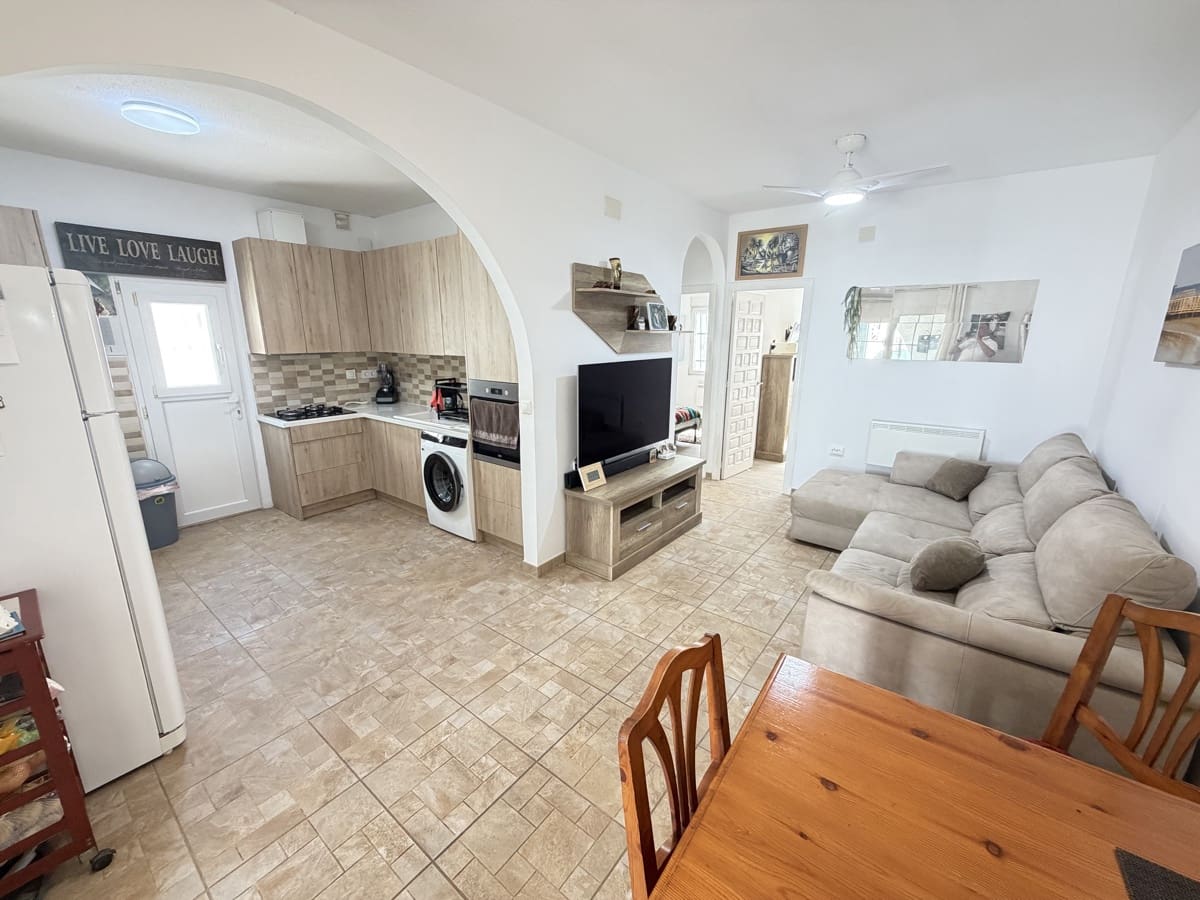 Bungalow de 2 habitaciones en Villamartin en venta - 209.995 € (Ref: 10008775)