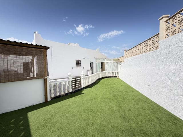 Bungalow de 2 habitaciones en Villamartin, Orihuela en venta - 209.995 € (Ref: 10008775)