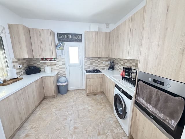 Bungalow de 2 habitaciones en Villamartin, Orihuela en venta - 209.995 € (Ref: 10008775)