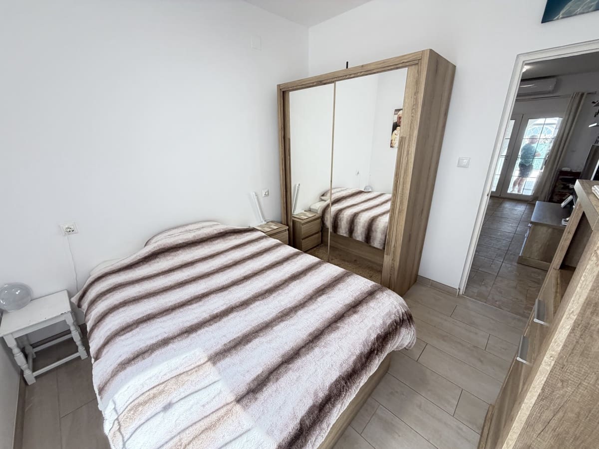 Bungalow de 2 habitaciones en Villamartin en venta - 209.995 € (Ref: 10008775)