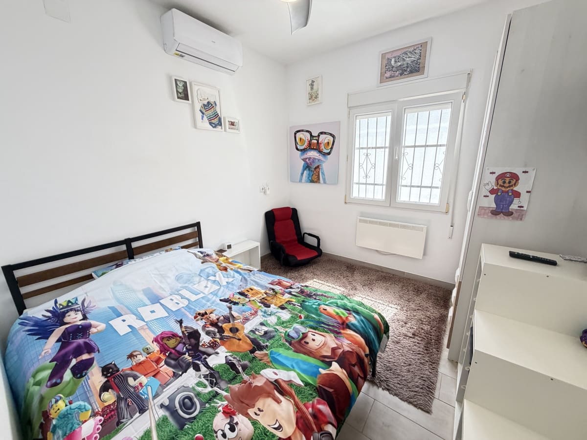 Bungalow de 2 habitaciones en Villamartin en venta - 209.995 € (Ref: 10008775)
