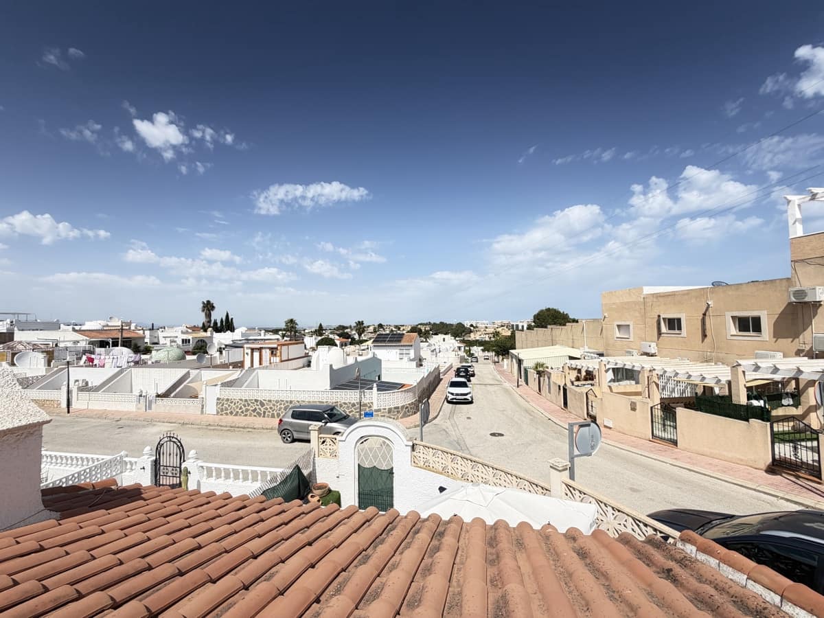 Bungalow de 2 habitaciones en Villamartin en venta - 209.995 € (Ref: 10008775)