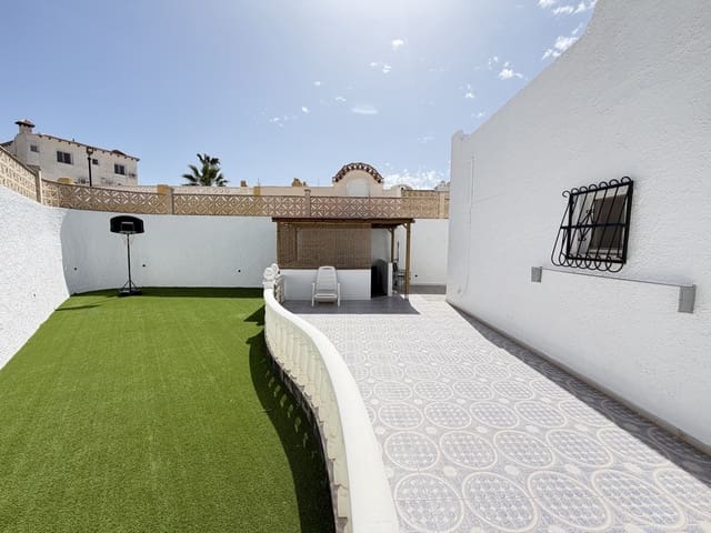 Bungalow de 2 habitaciones en Villamartin, Orihuela en venta - 209.995 € (Ref: 10008775)