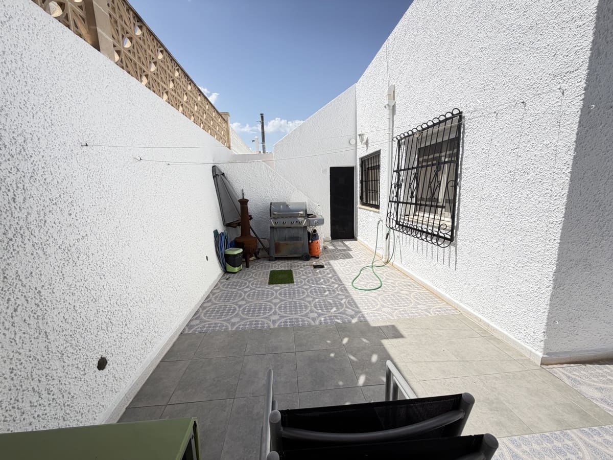Bungalow de 2 habitaciones en Villamartin en venta - 209.995 € (Ref: 10008775)