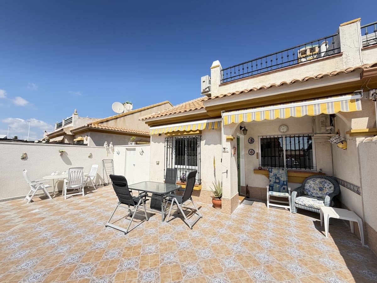 4 quarto Bungalow para venda em La Zenia - 289 000 € (Ref: 10037128)
