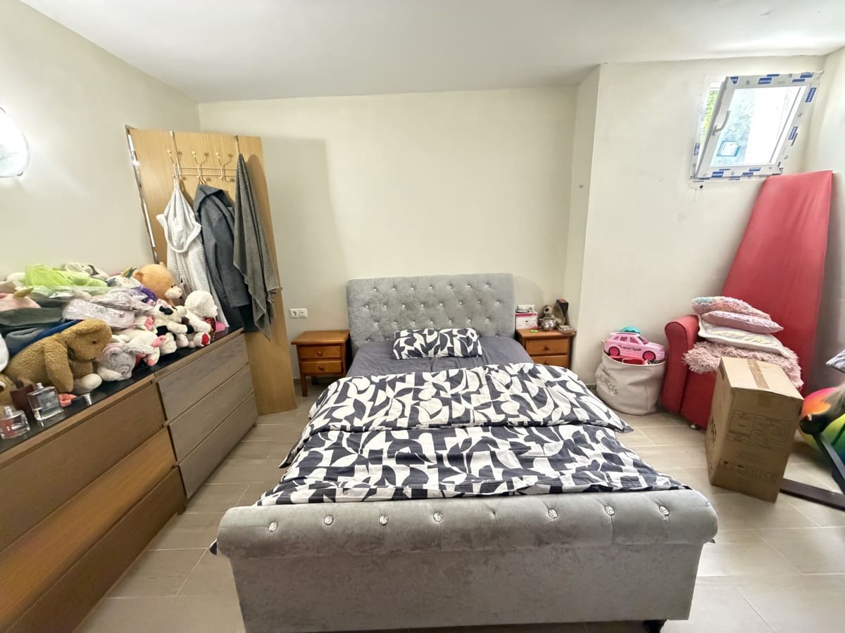 Chalet de 4 habitaciones en Villamartin en venta con piscina - 389.995 € (Ref: 10037131)
