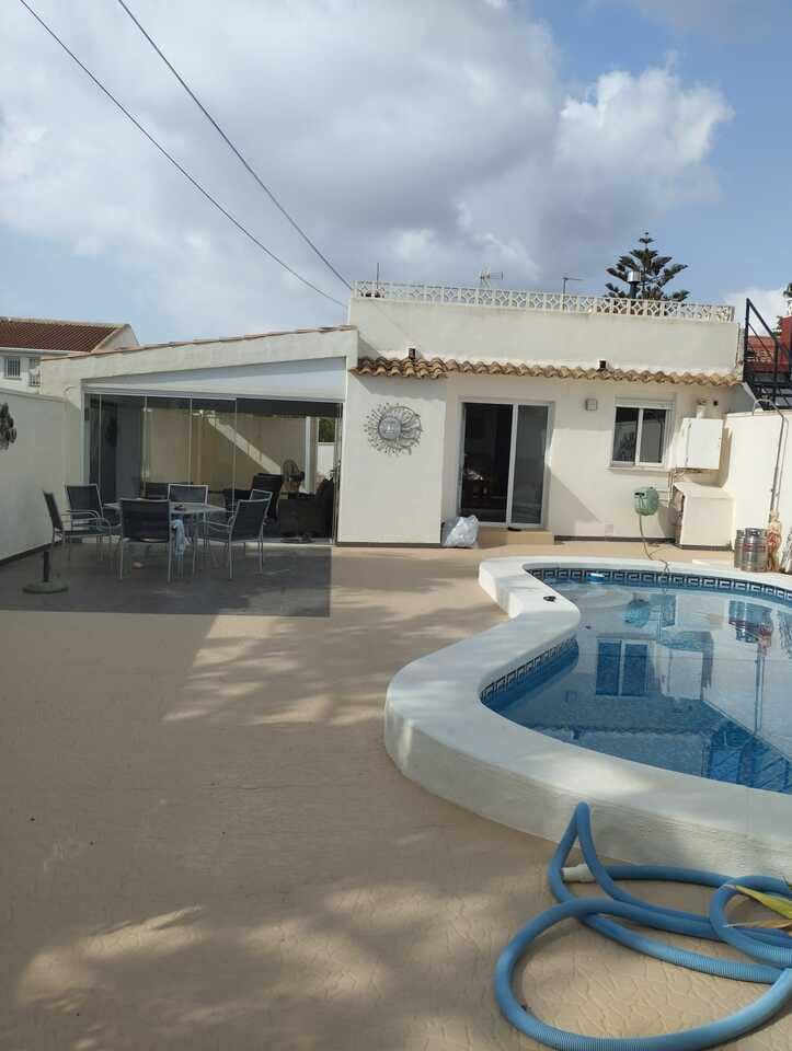 2 soverom Villa til salgs i Cabo Roig med svømmebasseng garasje - € 315 000 (Ref: 10047032)