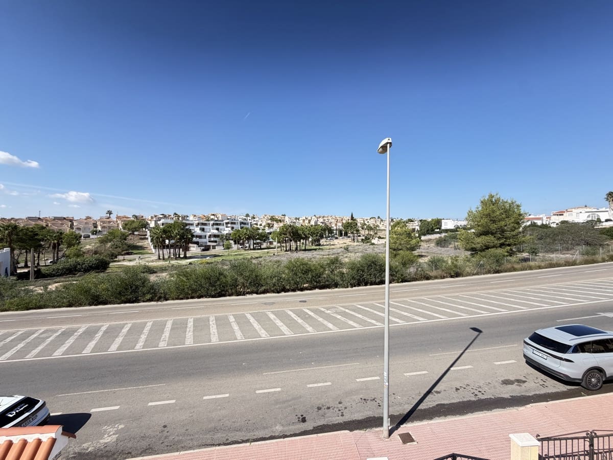 3 soverom Hus til salgs i Villamartin med svømmebasseng - € 199 995 (Ref: 10157560)