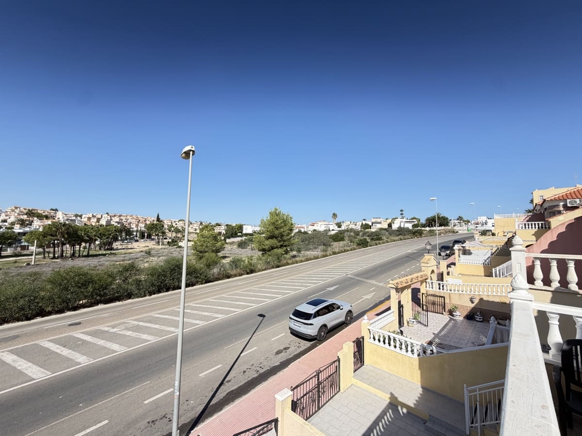 3 soverom Hus til salgs i Villamartin med svømmebasseng - € 199 995 (Ref: 10157560)