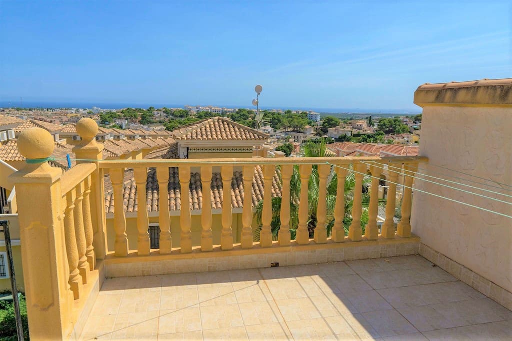 3 bedroom Villa for sale in Filipinas with pool - € 390,000 (Ref: 10161216)