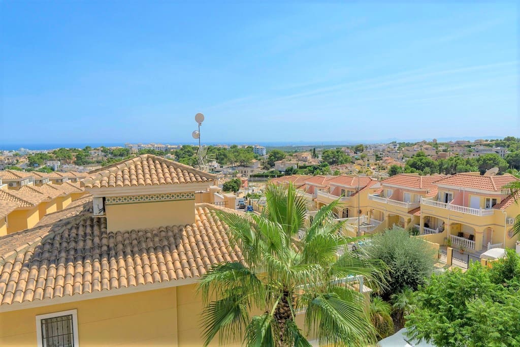 3 bedroom Villa for sale in Filipinas with pool - € 390,000 (Ref: 10161216)