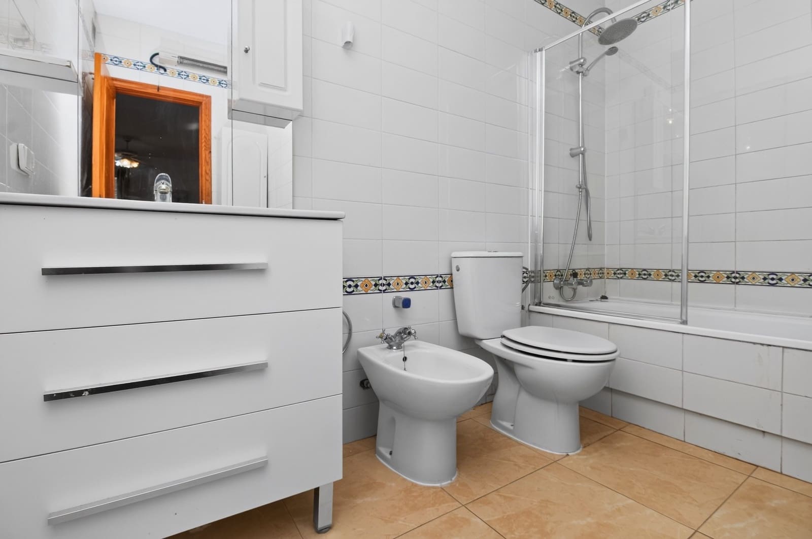 Apartamento de 2 habitaciones en Villamartin en venta con piscina - 159.950 € (Ref: 10168398)