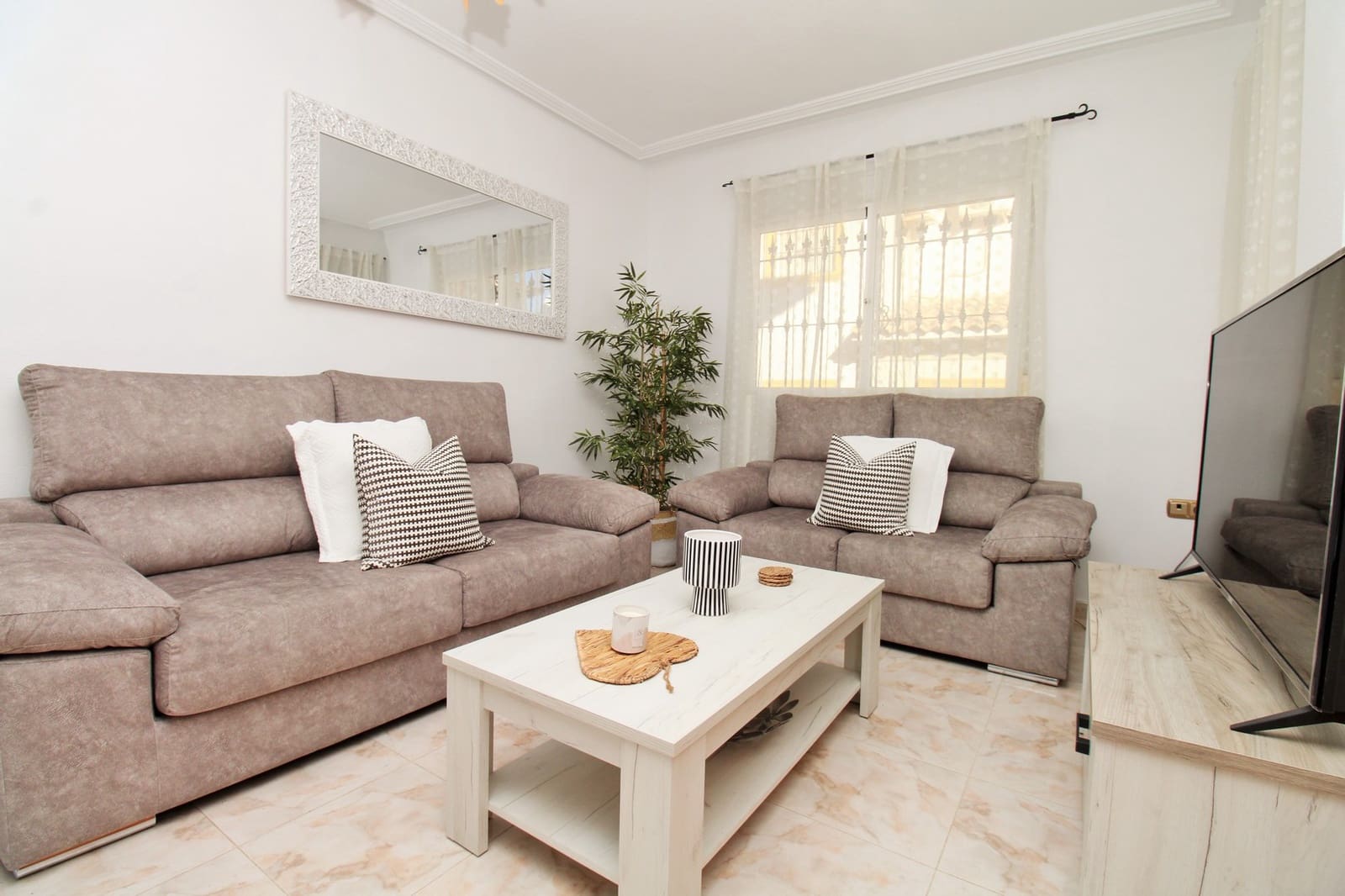 3 soveværelse Byhus til salg i Villamartin med swimmingpool garage - € 219.995 (Ref: 10174528)