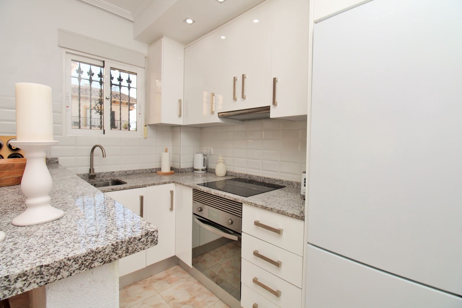 3 soveværelse Byhus til salg i Villamartin med swimmingpool garage - € 219.995 (Ref: 10174528)