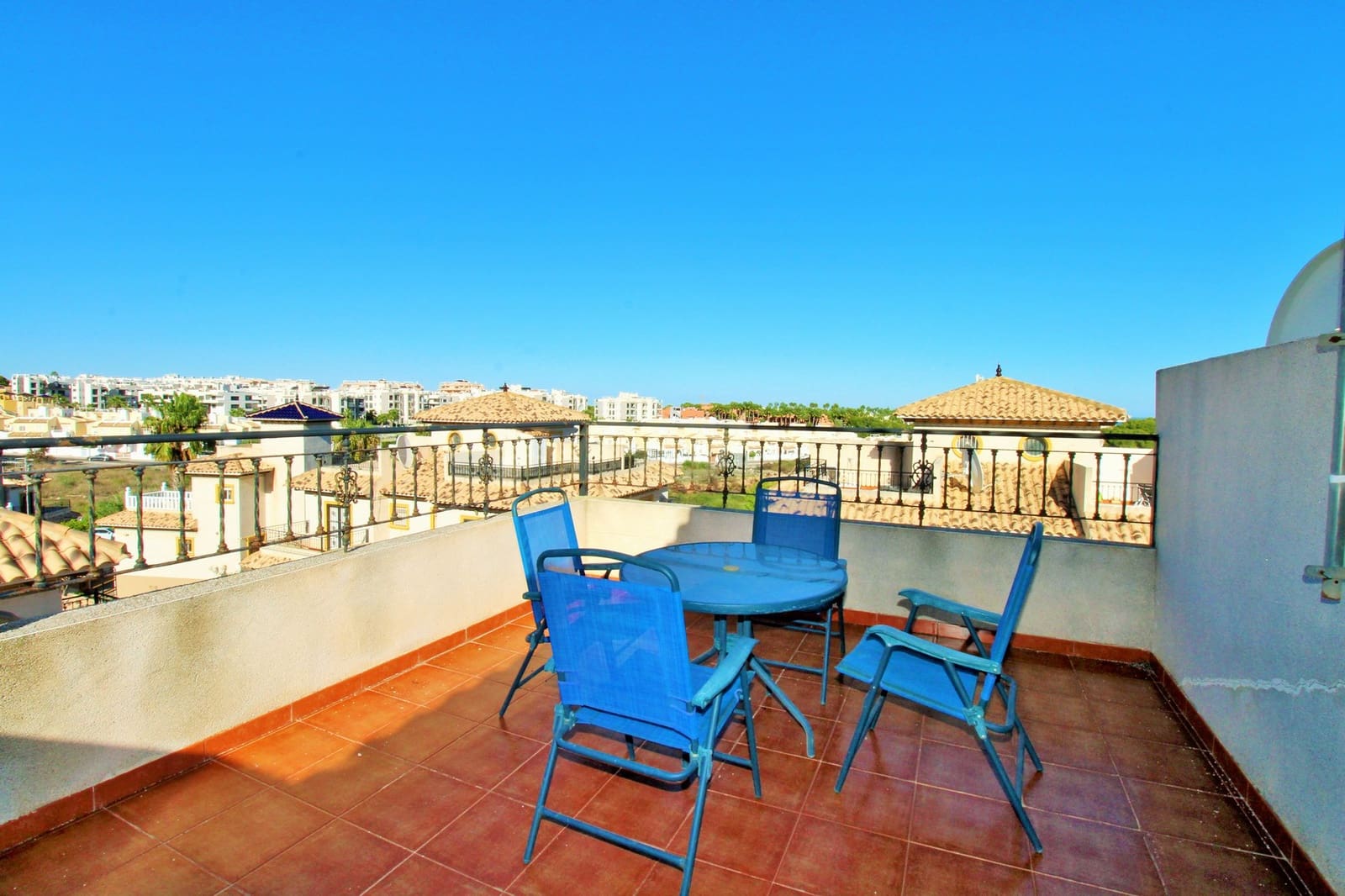 3 soveværelse Byhus til salg i Villamartin med swimmingpool garage - € 219.995 (Ref: 10174528)