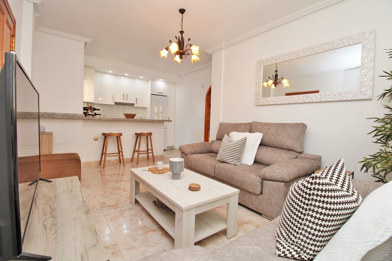 3 soveværelse Byhus til salg i Villamartin med swimmingpool garage - € 219.995 (Ref: 10174528)