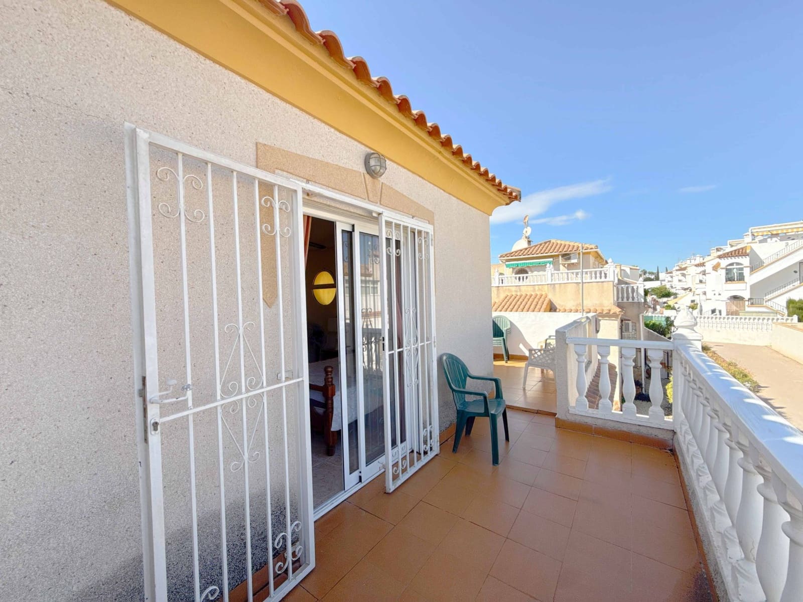 3 soverom Kjedet enebolig til salgs i Orihuela Costa med svømmebasseng garasje - € 239 950 (Ref: 10174532)