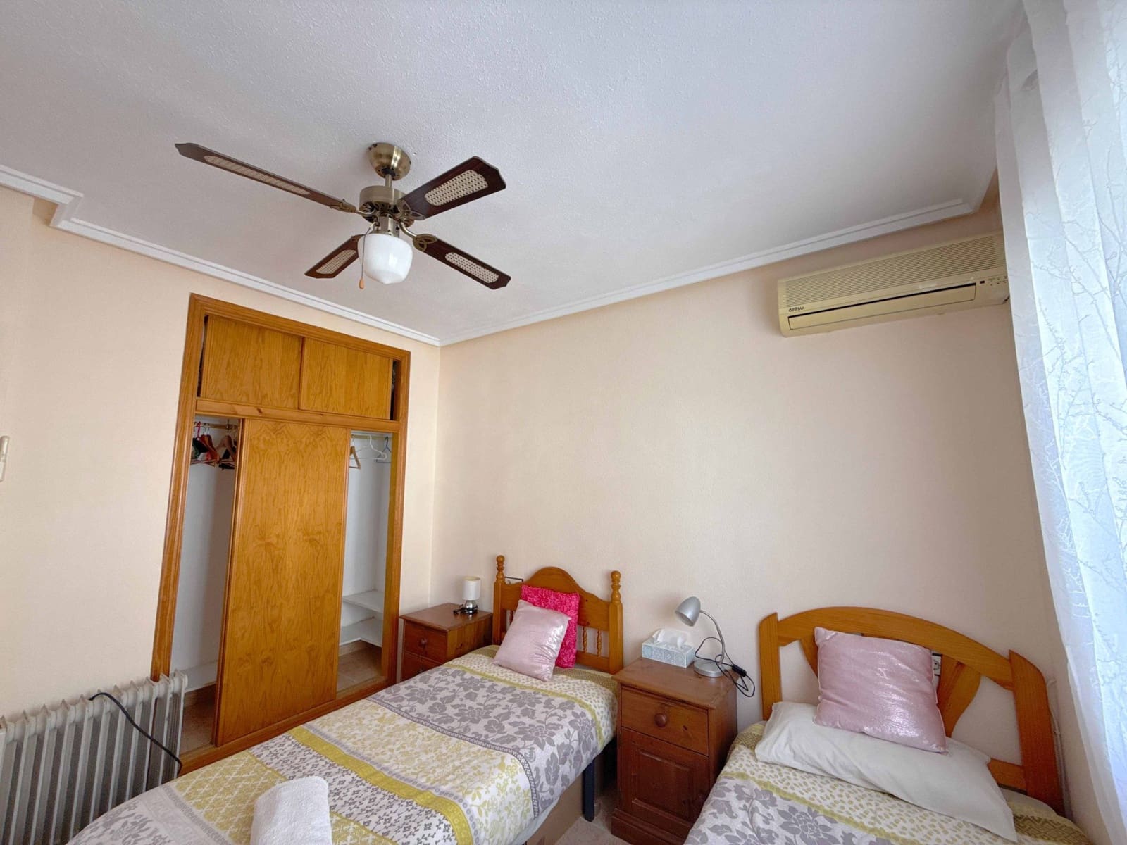 3 soverom Kjedet enebolig til salgs i Orihuela Costa med svømmebasseng garasje - € 239 950 (Ref: 10174532)
