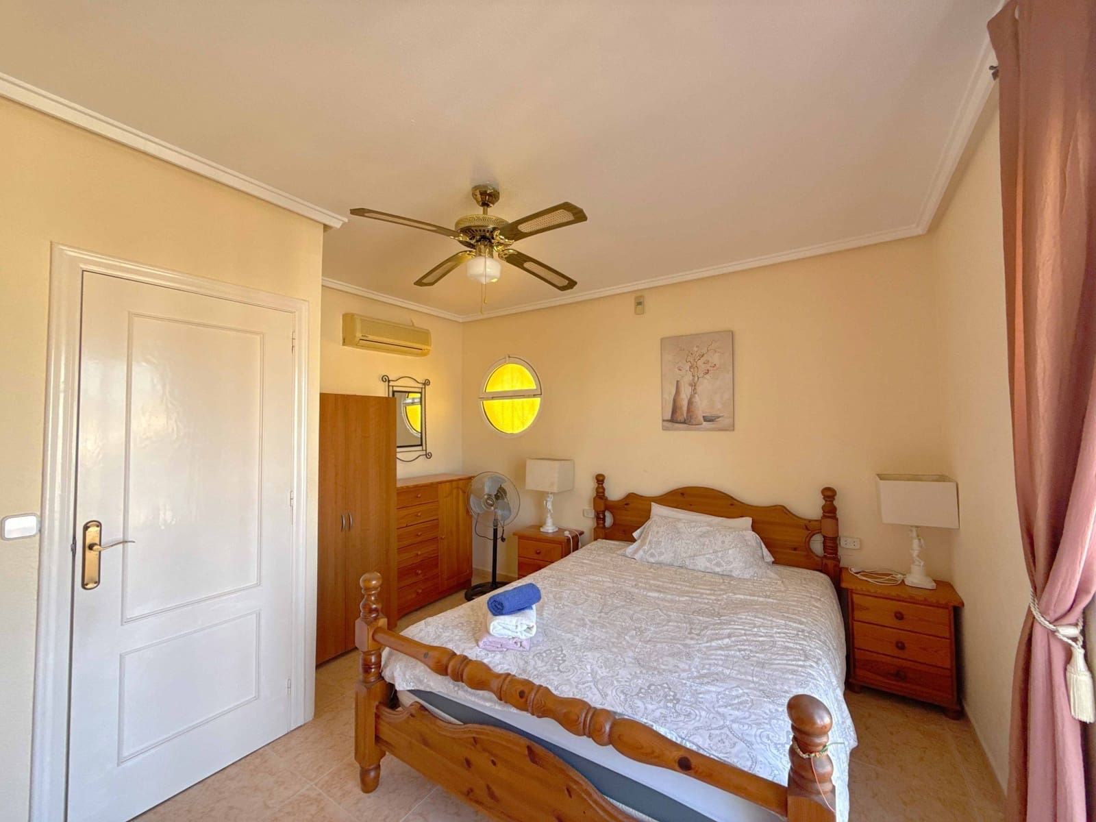 3 soverom Kjedet enebolig til salgs i Orihuela Costa med svømmebasseng garasje - € 239 950 (Ref: 10174532)