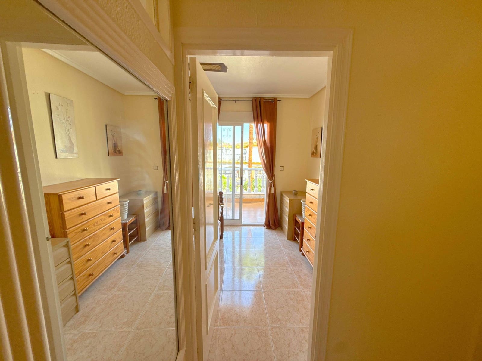 3 soverom Kjedet enebolig til salgs i Orihuela Costa med svømmebasseng garasje - € 239 950 (Ref: 10174532)