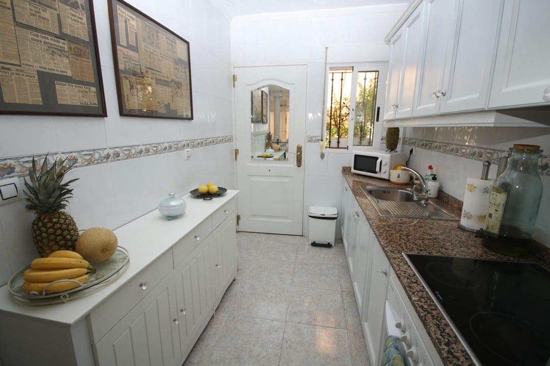 3 soveværelse Villa til salg i Villamartin med swimmingpool garage - € 295.000 (Ref: 8610532)