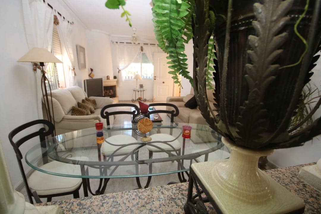 3 soveværelse Villa til salg i Villamartin med swimmingpool garage - € 295.000 (Ref: 8610532)