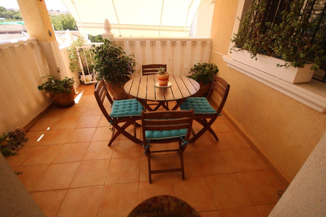 3 soveværelse Villa til salg i Villamartin med swimmingpool garage - € 295.000 (Ref: 8610532)