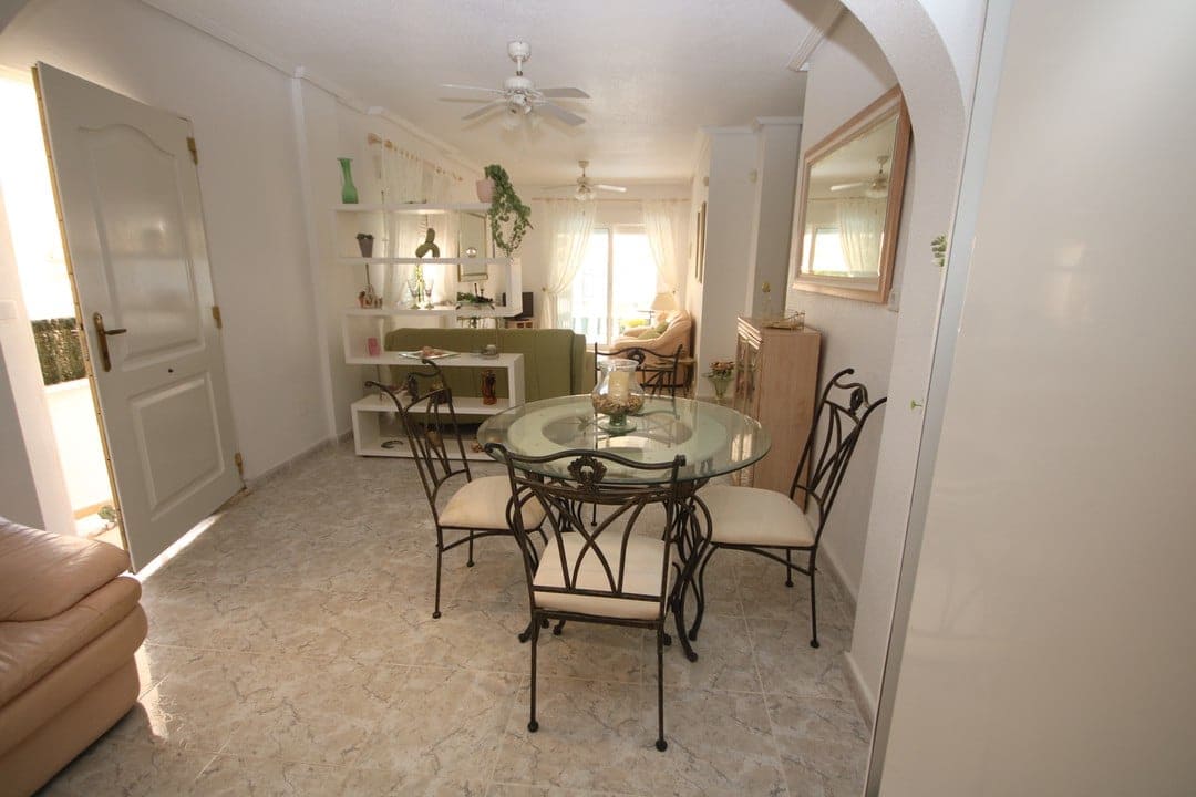 3 soveværelse Villa til salg i Villamartin med swimmingpool garage - € 295.000 (Ref: 8610532)