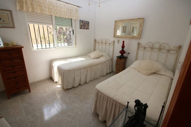 3 chambre Villa/Maison à vendre à Villamartin, Orihuela avec piscine garage - 295 000 € (Ref: 8610532)