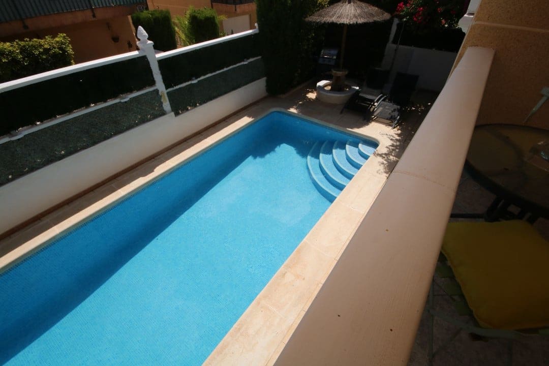 3 soveværelse Villa til salg i Villamartin med swimmingpool garage - € 295.000 (Ref: 8610532)