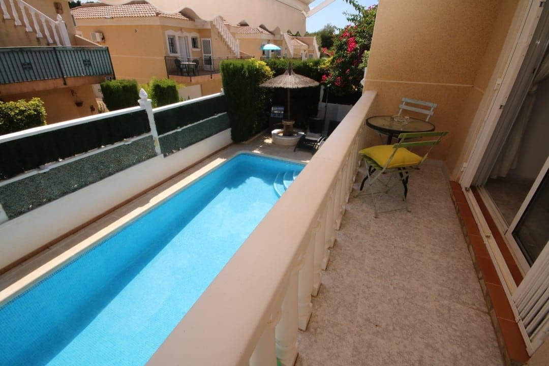 3 soveværelse Villa til salg i Villamartin med swimmingpool garage - € 295.000 (Ref: 8610532)