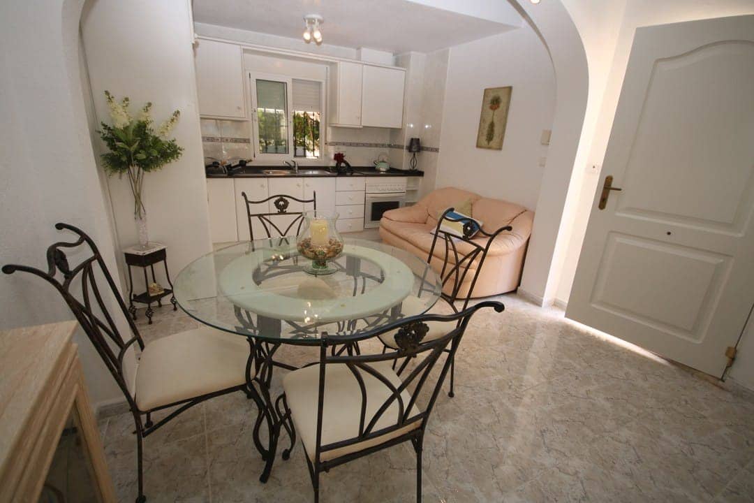 3 soveværelse Villa til salg i Villamartin med swimmingpool garage - € 295.000 (Ref: 8610532)