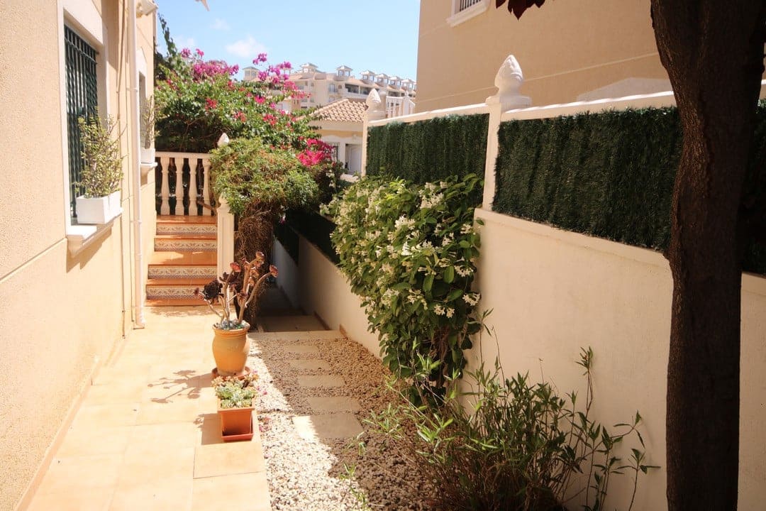 3 soveværelse Villa til salg i Villamartin med swimmingpool garage - € 295.000 (Ref: 8610532)