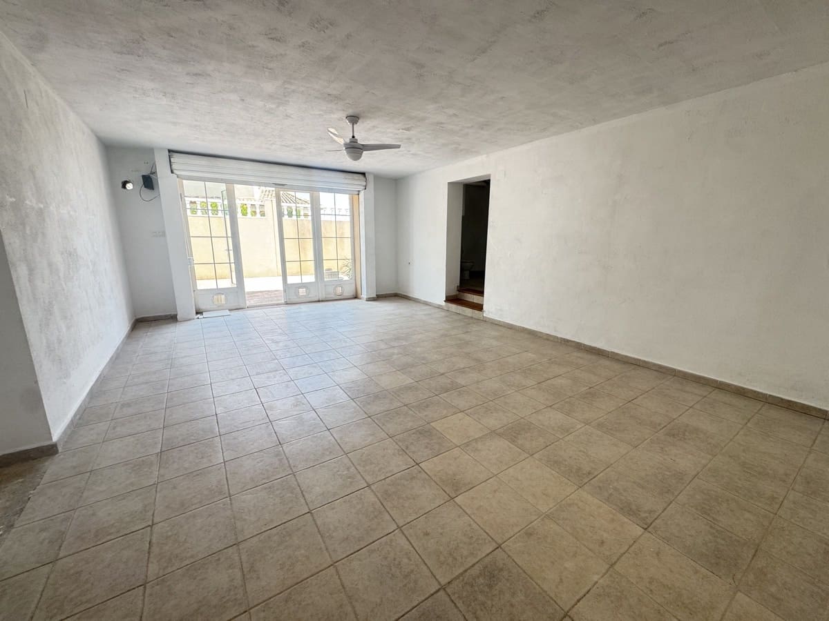 3 bedroom Villa for sale in San Miguel de Salinas - € 345,000 (Ref: 9177712)